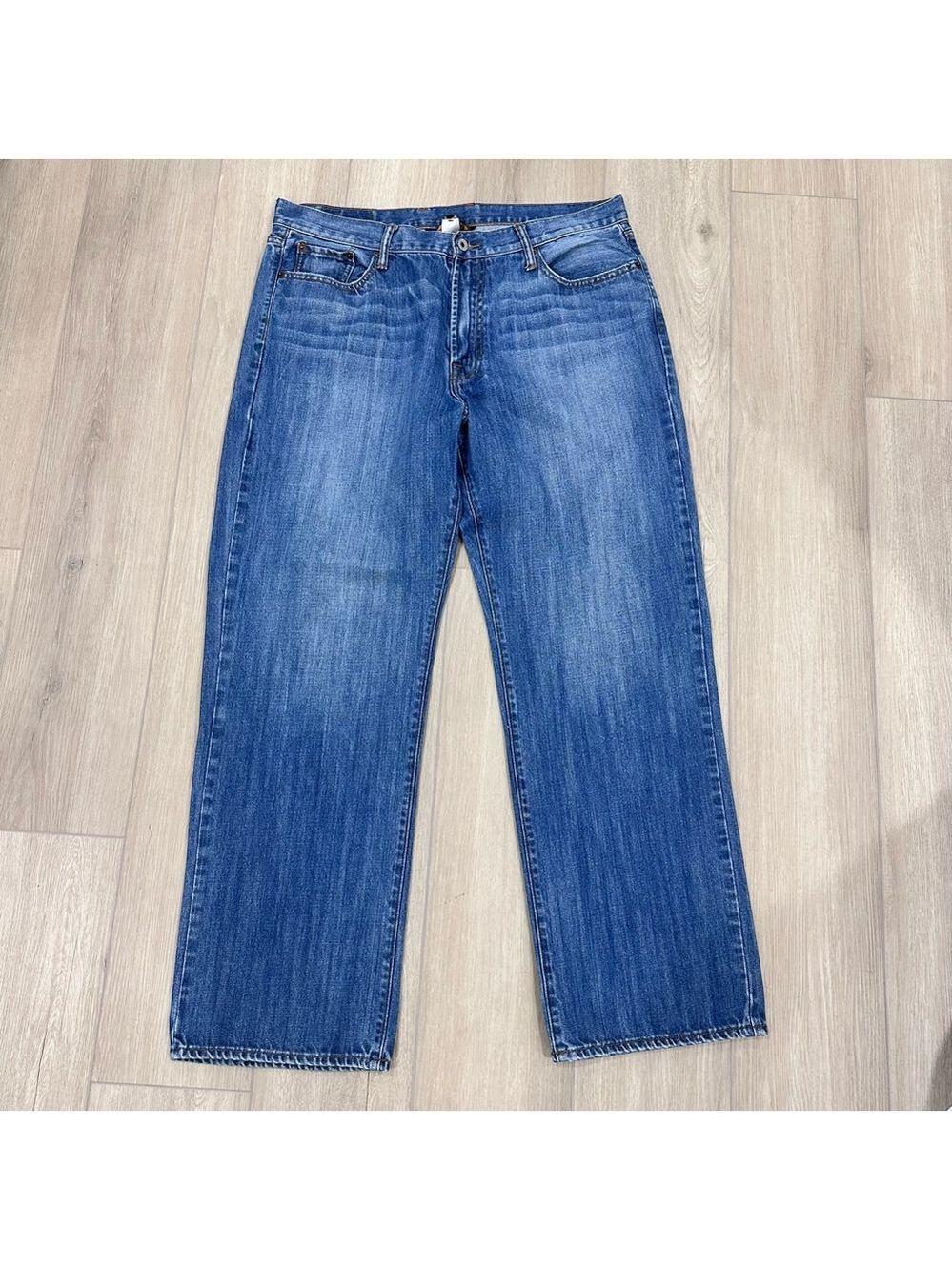Lucky Brand men’s relaxed straight leg jeans medium wash size 38